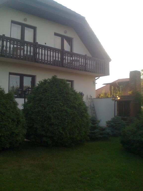 Ilona Panzio Hotell Balatonlelle Exteriör bild