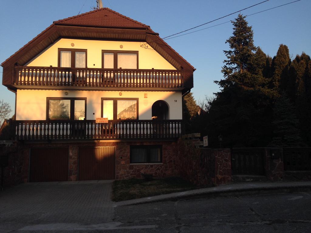 Ilona Panzio Hotell Balatonlelle Exteriör bild