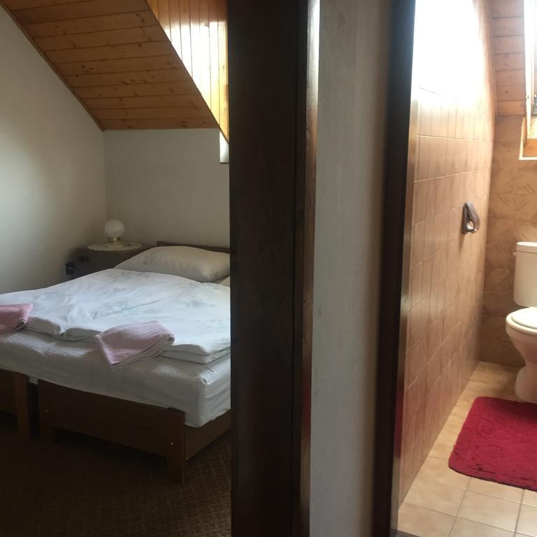 Ilona Panzio Hotell Balatonlelle Exteriör bild