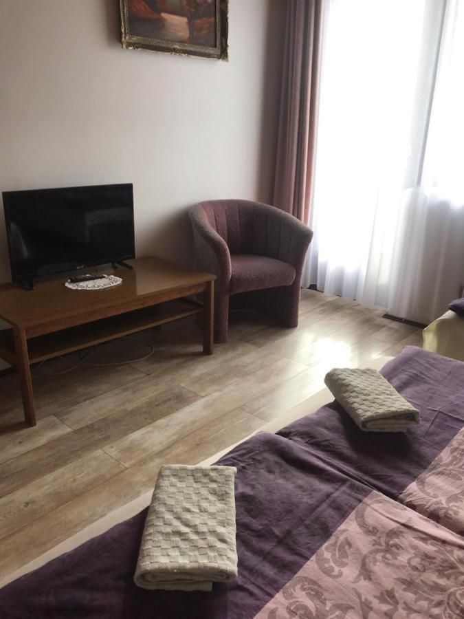Ilona Panzio Hotell Balatonlelle Exteriör bild